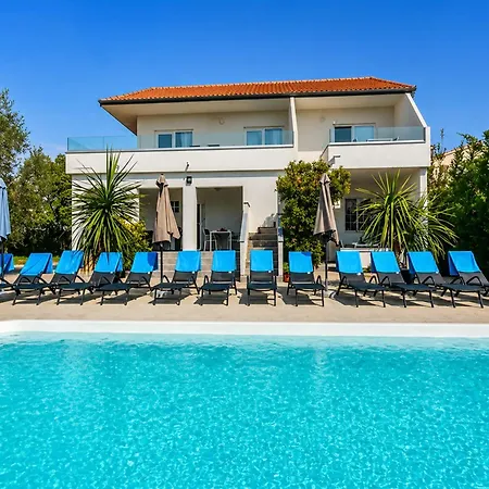 Seaside Getaway For 5 Сasa de vacaciones Zadar