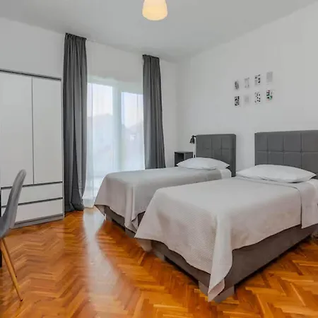 Сasa de vacaciones Seaside Getaway For 5 *