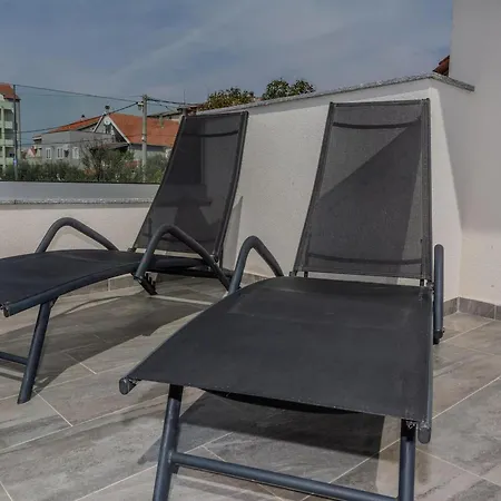 Seaside Getaway For 5 Сasa de vacaciones Zadar